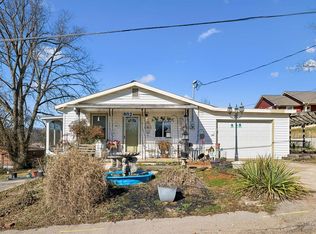 802 Water St, Livingston, TN 38570