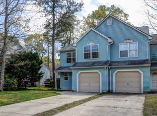 17 Adams Dr, Pine Hill, NJ 08021