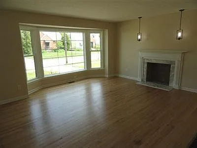 4 bed, 1787 sqft, $2,000 — Photo 2