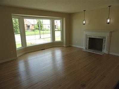 2nd image of 3924 Warrendale Rd