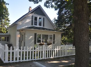 602 State St, St Charles, IL 60174