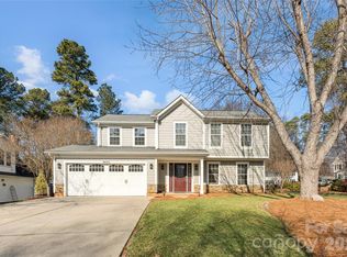 9800 Beaver Hollow Ct, Charlotte, NC 28269