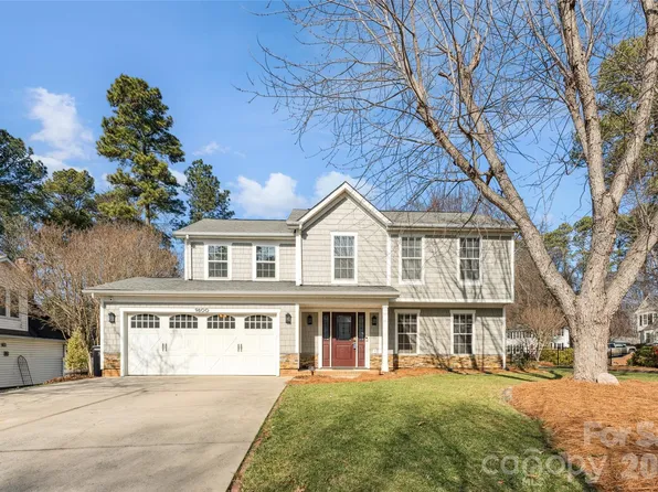 9800 Beaver Hollow Ct, Charlotte, NC 28269