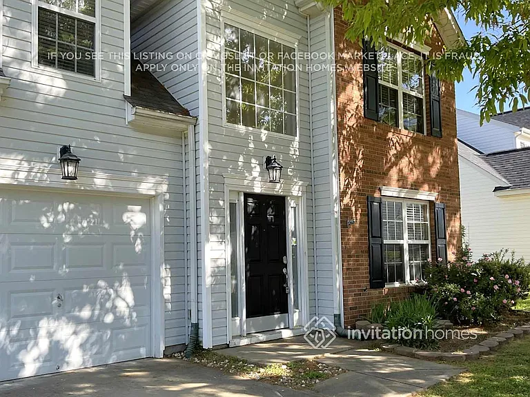 537 Moss Stream Ln — Photo 2