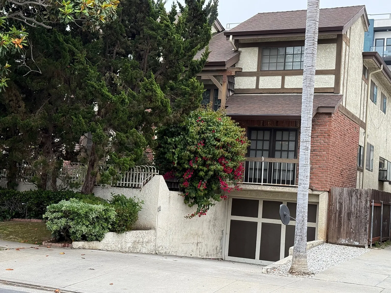 3647 Keystone Ave — Photo 2