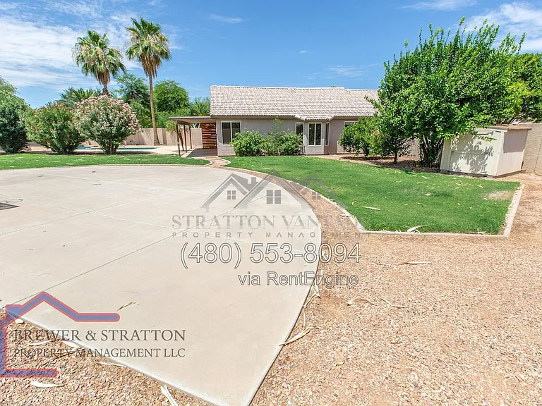 689 W Constitution Dr — Photo 41
