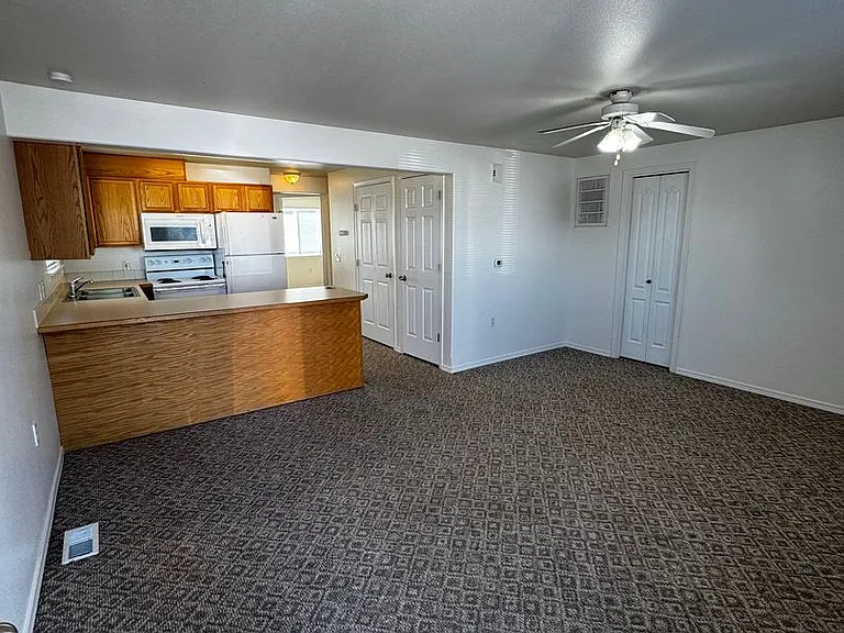 1212 W Columbia Ave — Photo 6