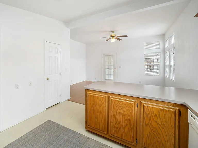 351 Lark Dr — Photo 9