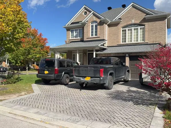 371 Dowson Loop, Newmarket, ON L3X 3G3