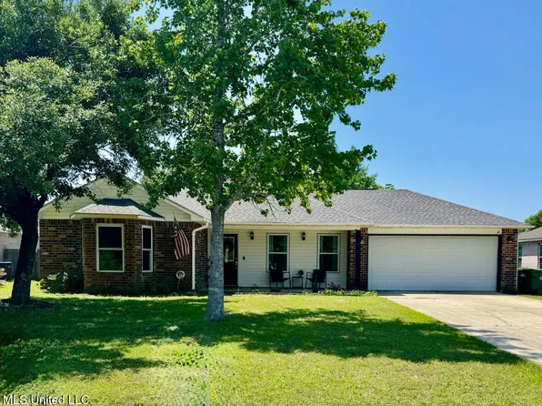 3601 N 11th St, Ocean Springs, MS 39564