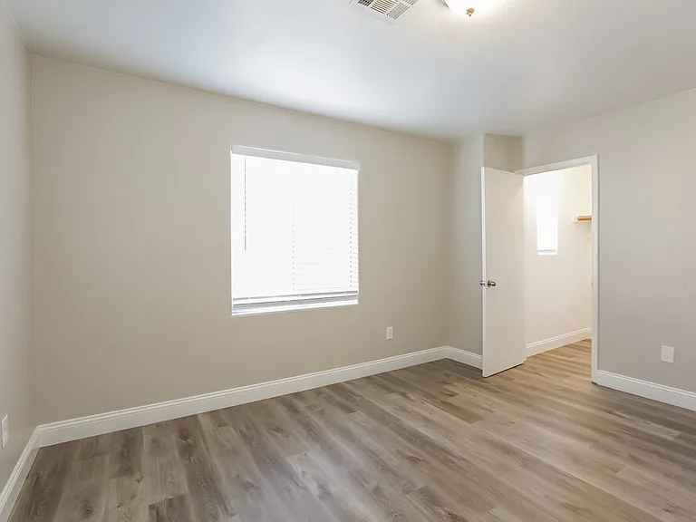 10643 Solar Hawk Ave — Photo 13