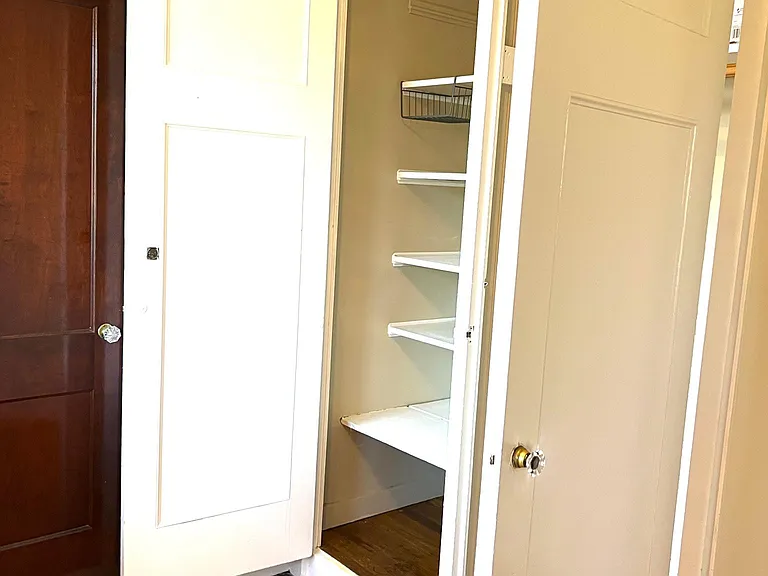 445 S Main St #6 — Photo 3