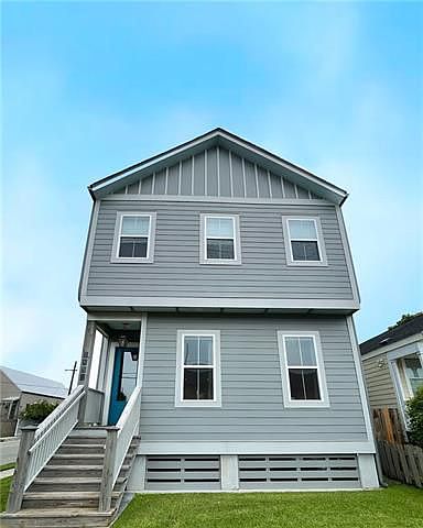 1st image of 2437 Amelia St