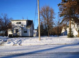 219 2nd St NE, Hillsboro, ND 58045