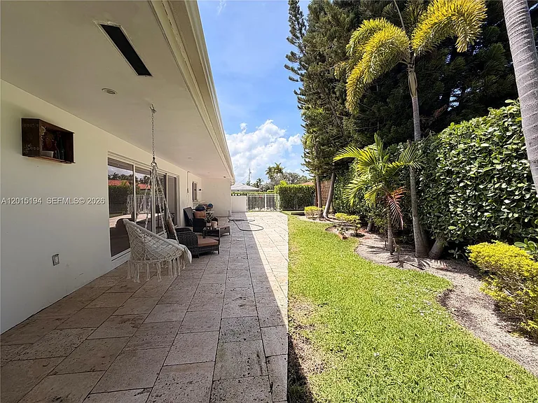 11445 N Bayshore Dr — Photo 26
