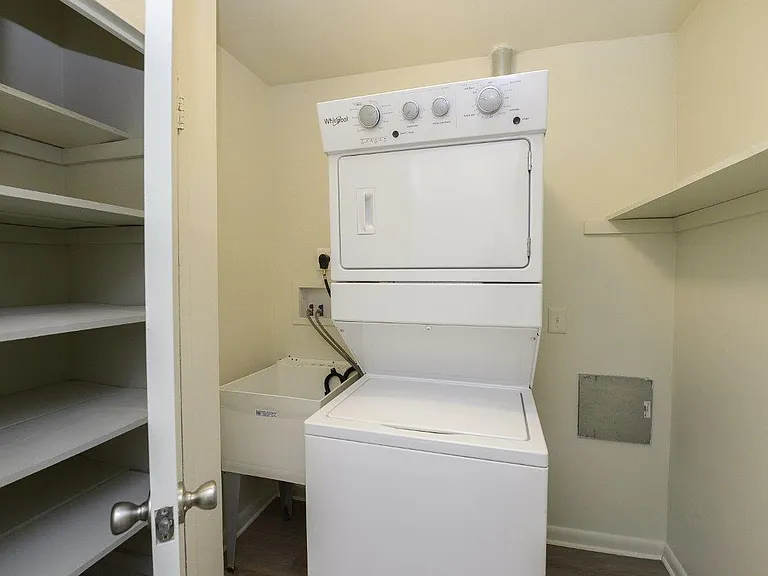 Colonials Apartment Homes — Photo 16