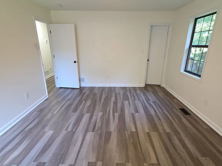2510 Derek Dr SW — Photo 6