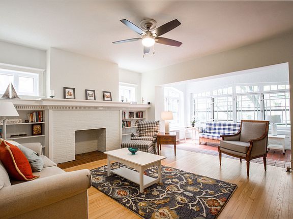 4th image of 5529 S Hyde Park Blvd #1