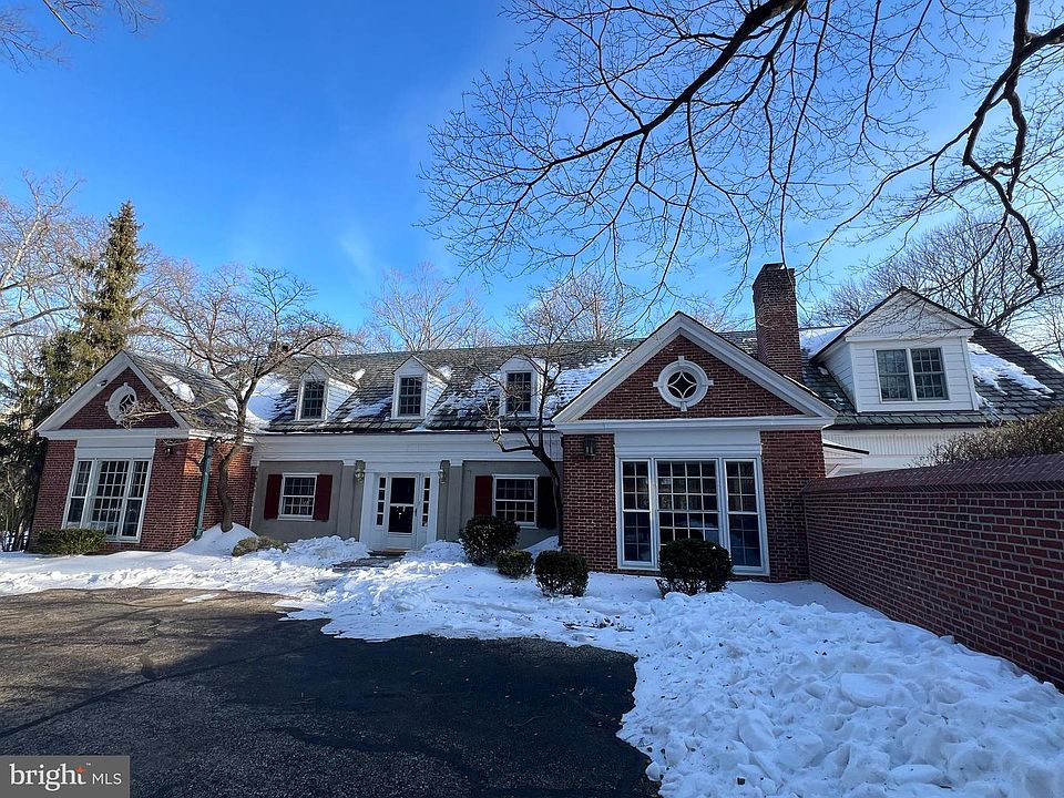 2nd image of 494 Waldron Park Dr