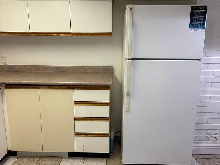 80 Vanbrugh Ave #BASEMENT — Photo 9