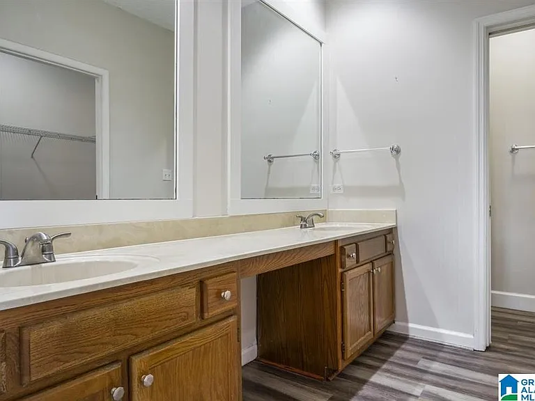 1947 Waterford Pl #1947 — Photo 37