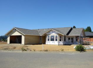 762 Hilltop Dr, Fortuna, CA 95540