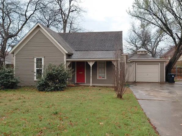 110 E 3rd St, Denton, TX 76201