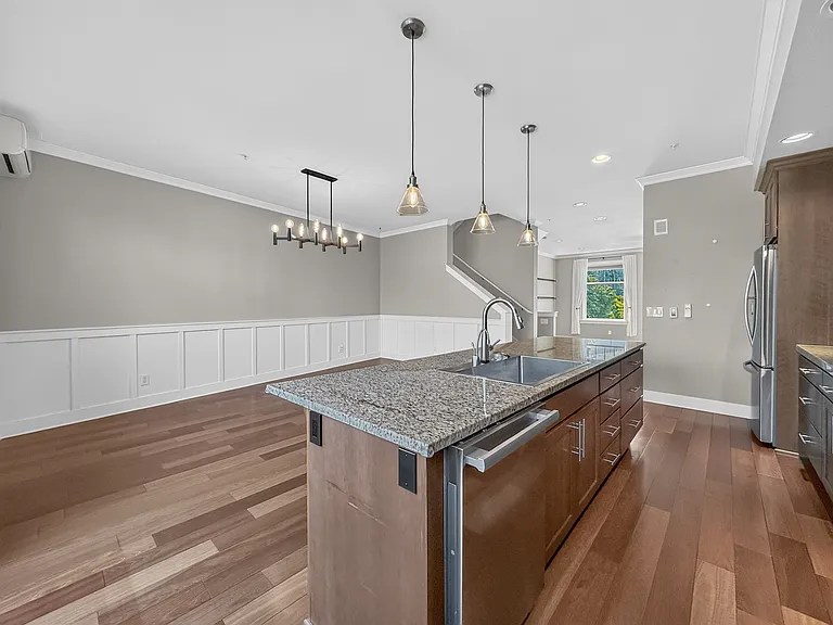 1078 NE High St — Photo 9
