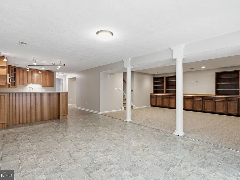 100 Spyglass Ln — Photo 36