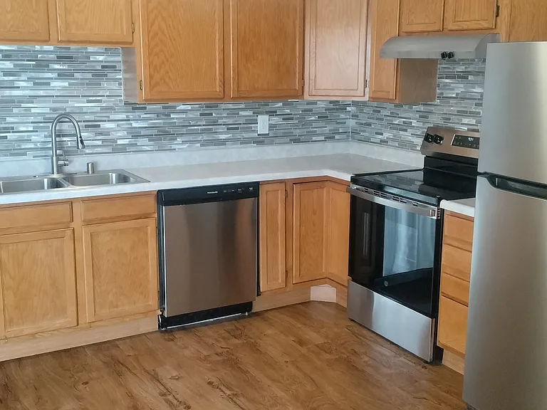 51 Witt Dr — Photo 2