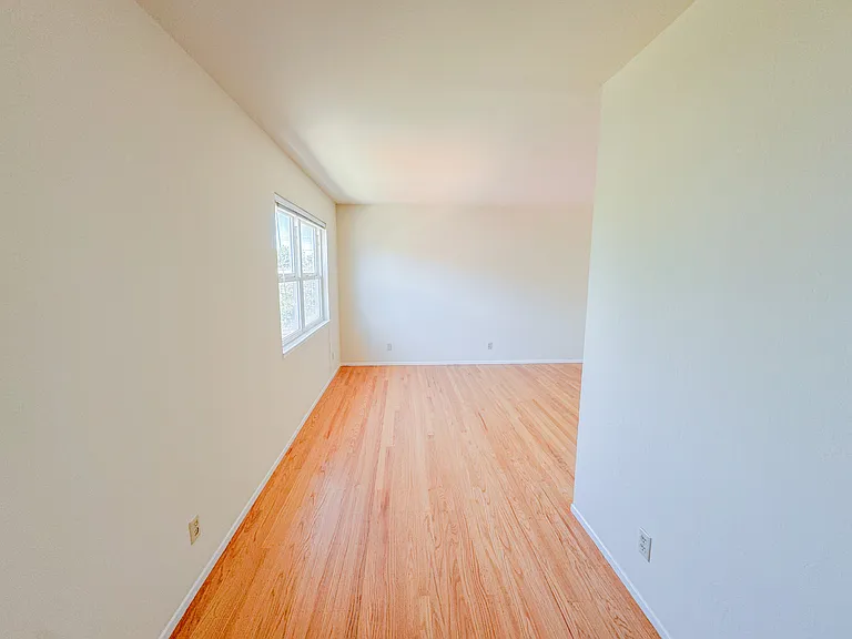468 Acacia Ave — Photo 8