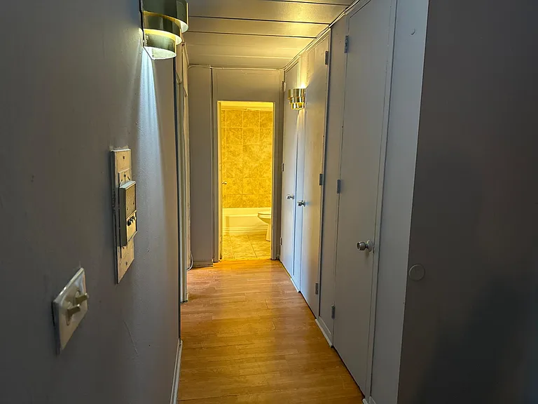 1814 W 79th St #408 — Photo 3