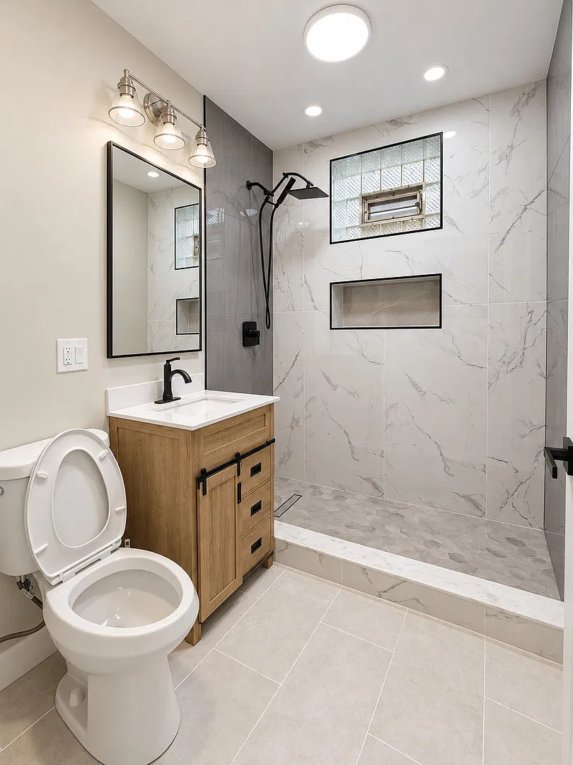 4735 S Rockwell St — Photo 3