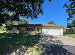5850 SW 58th St, Topeka, KS 66619