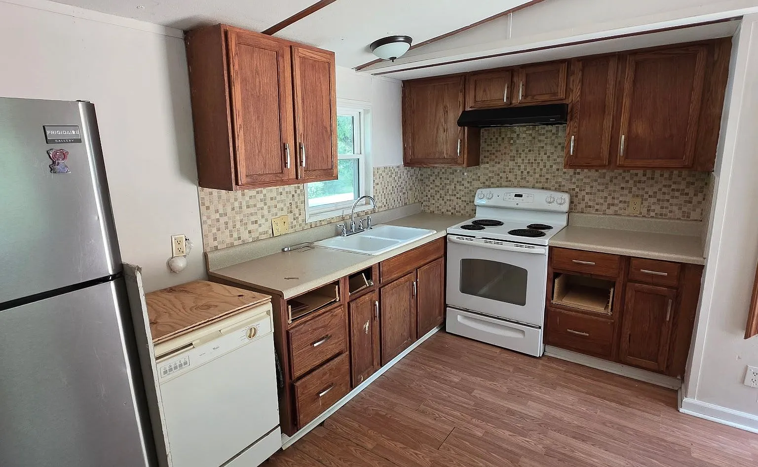 3 bed, 2.0 bath, 900 sqft, $1,400 — Photo 1