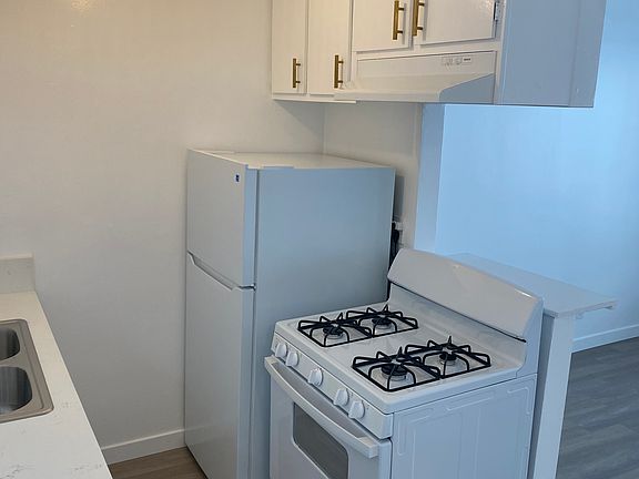 5th image of 4276 Lindblade Dr APT 8