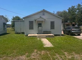 2309 Roma St, Agua Dulce, TX 78330