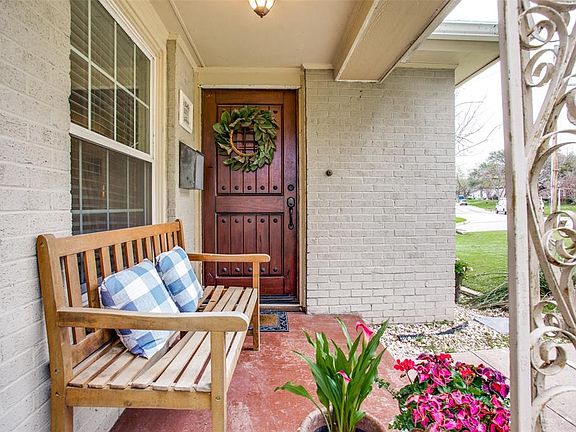 2nd image of 2071 W Lotus Ave