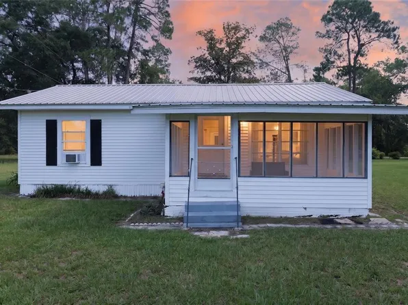 148 Lake Shore Ter, Interlachen, FL 32148
