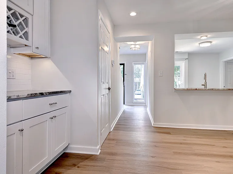 106 Harrops Gln — Photo 4