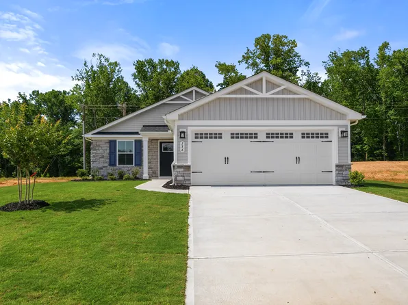 136 Villanova Dr, Gray Court, SC 29645