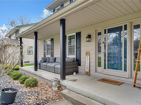 5th image of 858 Squirrel Hill Dr