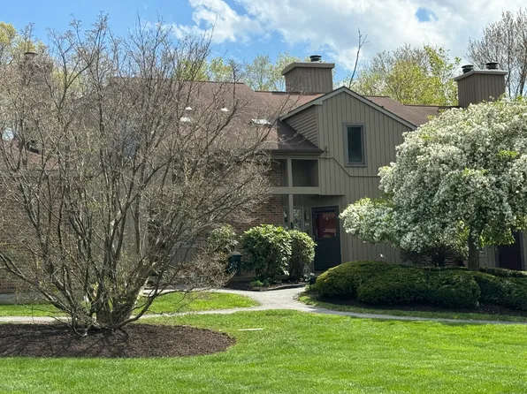 26 Far View Commons #26, Southbury, CT 06488