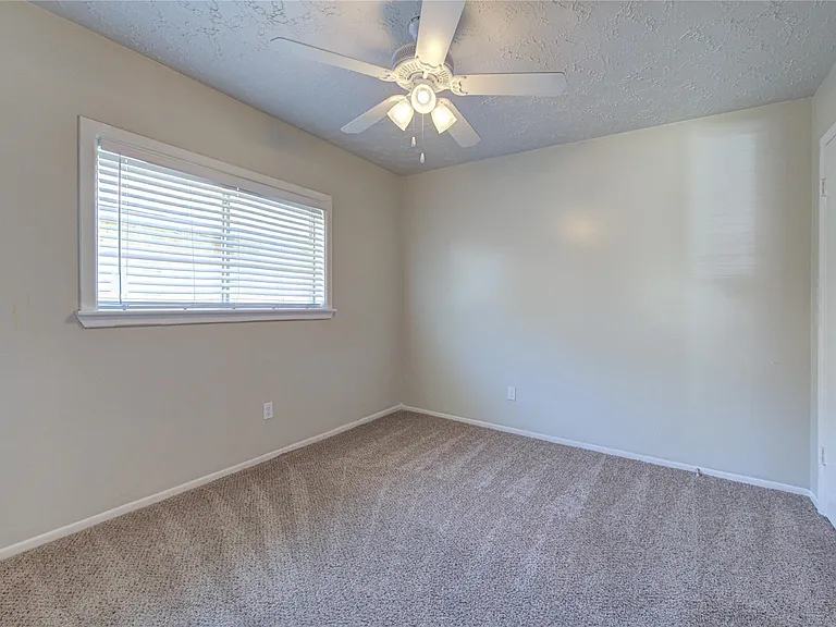 24119 Silversmith Ln — Photo 15