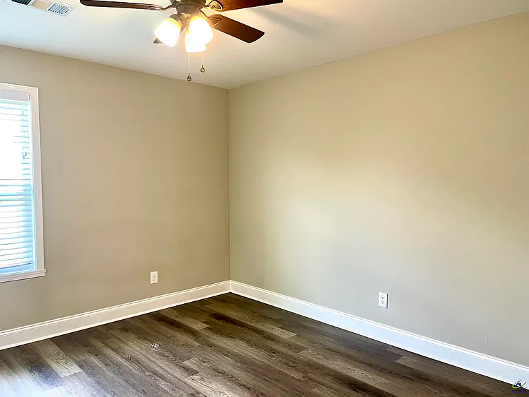 107 Jaybee Dr — Photo 9