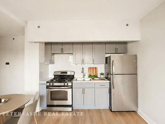 5th image of 2205 3rd Ave APT 9E