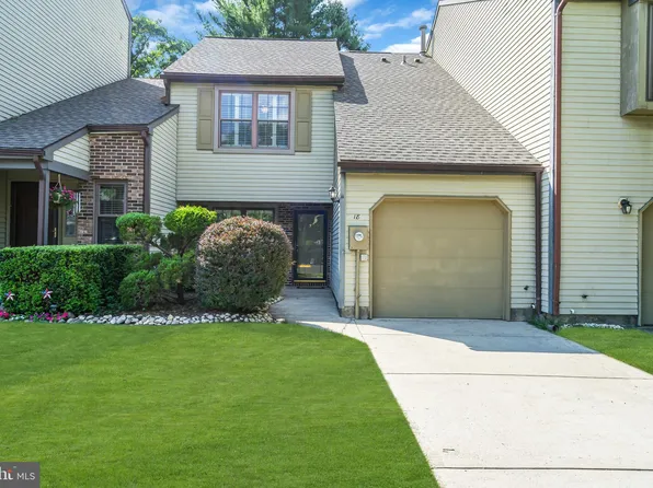 18 Charlene Ct, Robbinsville, NJ 08691