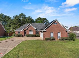 217 Spring Valley Rd, Henderson, TX 75652