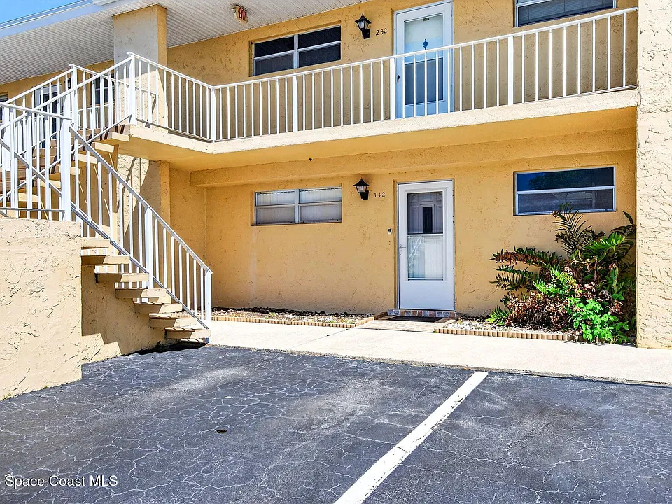 2135 N Courtenay Pkwy #D132