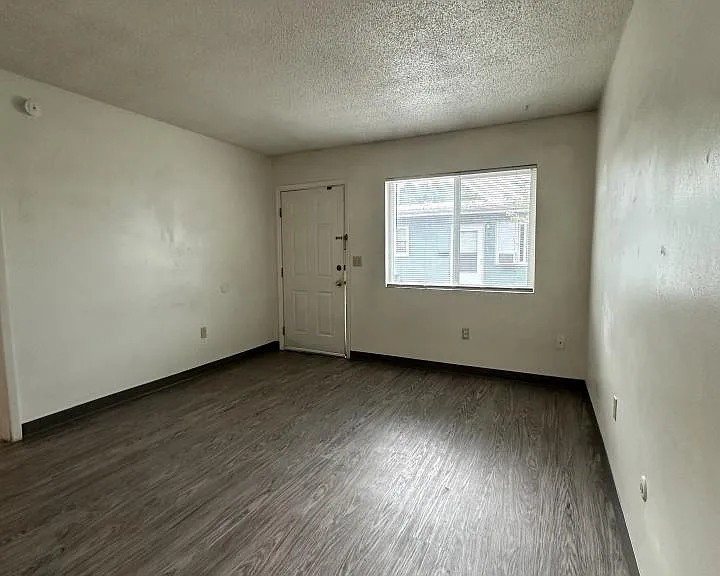 2024 Alderson Ave #4 — Photo 2